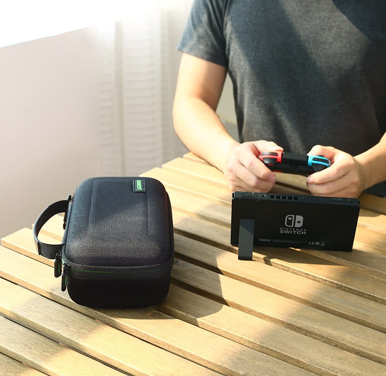 Ugreen Hard Shell Case for Nintendo Switch & Switch 2/OLED/Lite – Shockproof Zip Case, Holds 10 Games, Accessories